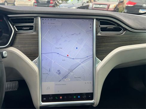 Used 2015 Tesla Model S 70D image 28