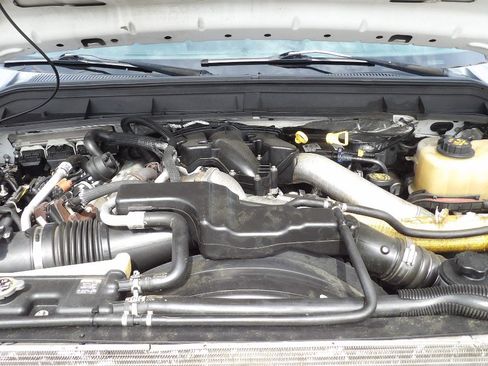 Used 2012 Ford F450 XLT w/ Ambulance Preparation Pkg RWD image 25