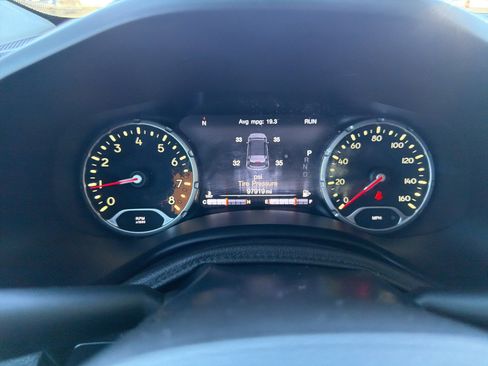 Used 2017 Jeep Renegade Trailhawk image 18