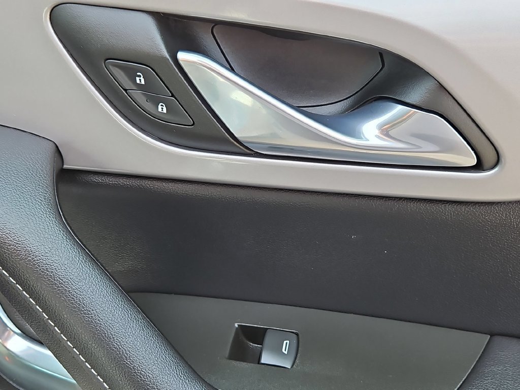 Used 2025 Chevrolet Blazer LT FWD image 31