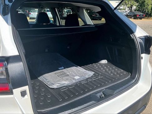 Used 2023 Subaru Outback Premium AWD/4WD image 35