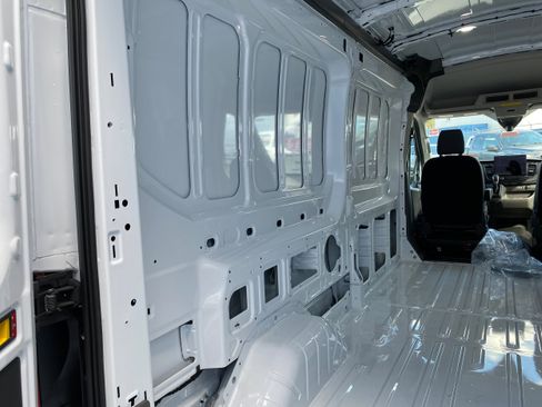 New 2026 Ford Transit 150 148 Medium Roof RWD image 17