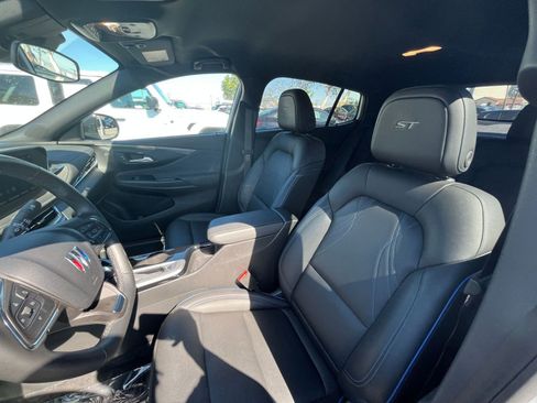 Used 2025 Buick Envista Sport Touring image 27