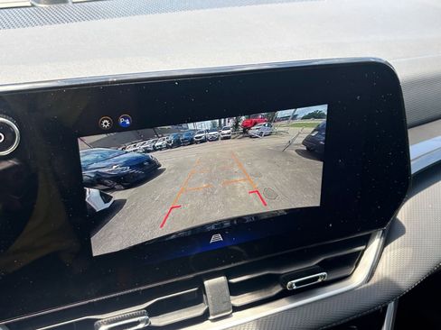 Used 2025 Chevrolet Equinox LT FWD image 23