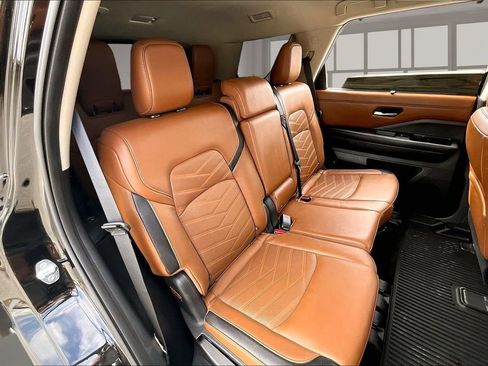 Used 2024 Nissan Pathfinder Platinum w/ Cargo Package FWD image 24
