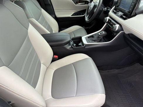 Used 2021 Toyota RAV4 XLE Premium FWD image 25