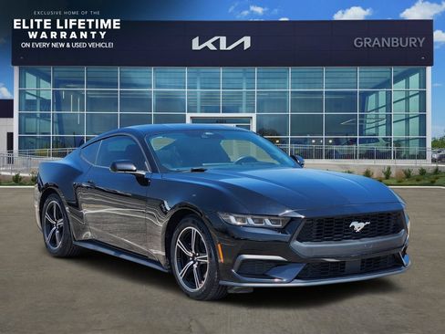 Used 2024 Ford Mustang Coupe RWD image 3