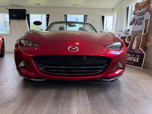 Used 2022 MAZDA MX-5 Miata Sport RWD image 6