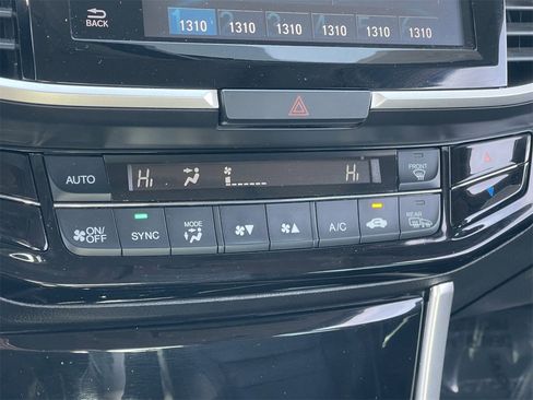 Certified 2017 Honda Accord EX-L image 27