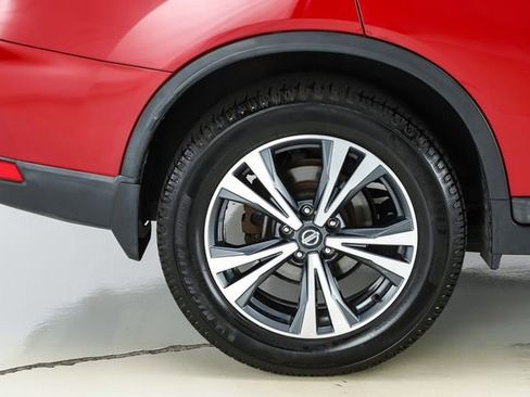 Used 2017 Nissan Rogue SL w/ SL Premium Package AWD/4WD image 16