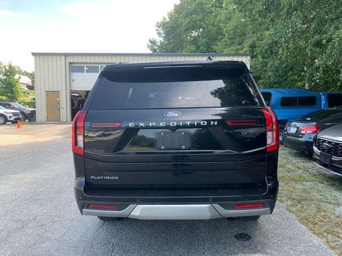 Used 2025 Ford Expedition Platinum AWD/4WD image 7