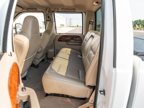 Used 2003 Ford F350 Lariat image 25