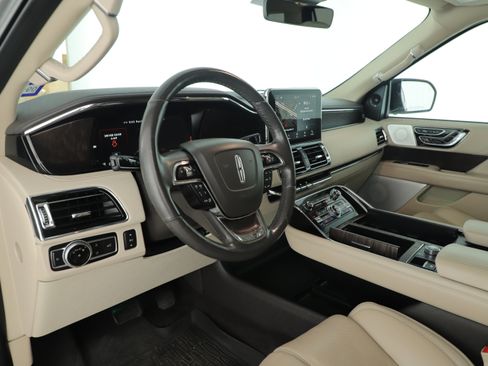 Used 2021 Lincoln Navigator Reserve w/ Luxury Package image 21