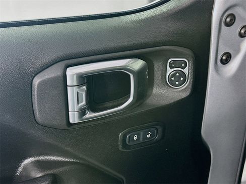 Used 2023 Jeep Gladiator Mojave w/ Cold Weather Group image 24