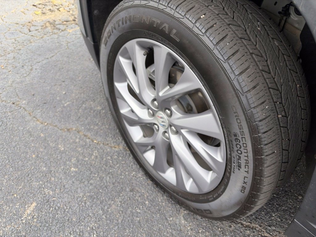 Used 2025 Buick Enclave Preferred FWD image 41