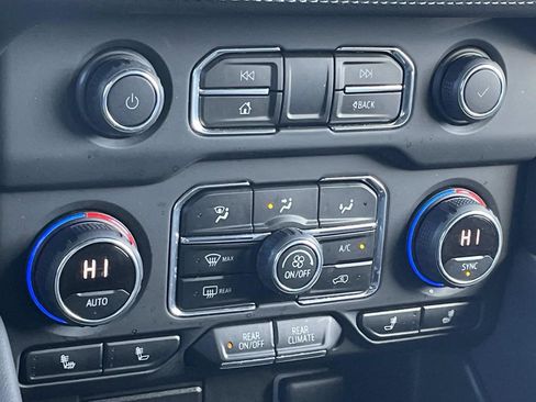 Used 2023 Chevrolet Tahoe Z71 w/ Luxury Package image 26