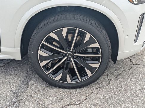 New 2026 Volvo XC90 T8 Plus w/ Protection Package Premier image 10