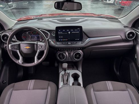 Used 2023 Chevrolet Blazer LT w/ Convenience Package FWD image 2