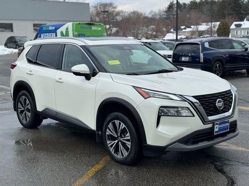 Used 2021 Nissan Rogue SV w/ Premium Package image 8