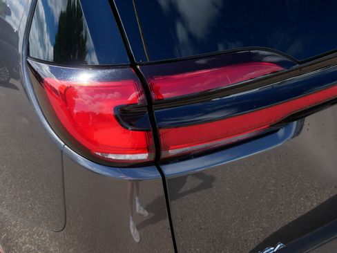 Used 2022 Chrysler Pacifica Touring-L FWD image 17
