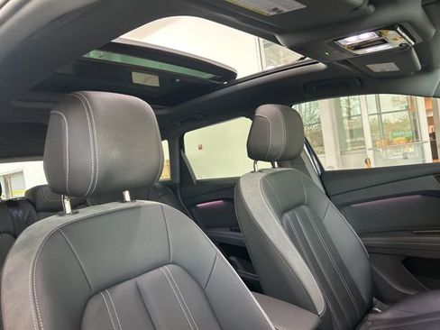 Used 2023 Audi Q4 e-tron Premium Plus w/ Premium Plus image 14