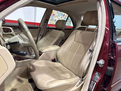 Used 1999 Mercedes-Benz E 320 Sedan image 89