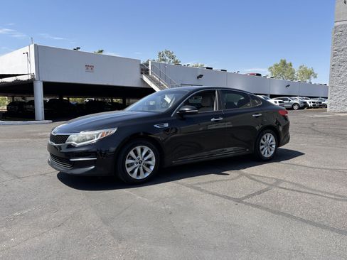 Used 2018 Kia Optima LX w/ 17" Alloy Wheels Package FWD image 6