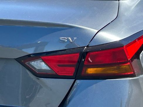 Used 2024 Nissan Altima 2.5 SV FWD image 5