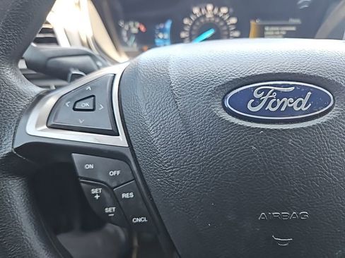 Used 2018 Ford Fusion SE w/ Fusion SE Technology Package image 13