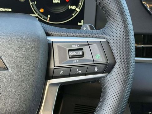 New 2025 Mitsubishi Outlander SE image 12