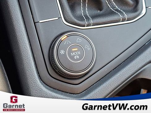 Certified 2022 Volkswagen Taos SE image 25