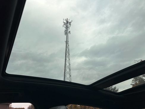 Used 2017 Lincoln Continental Select w/ Climate Package image 21