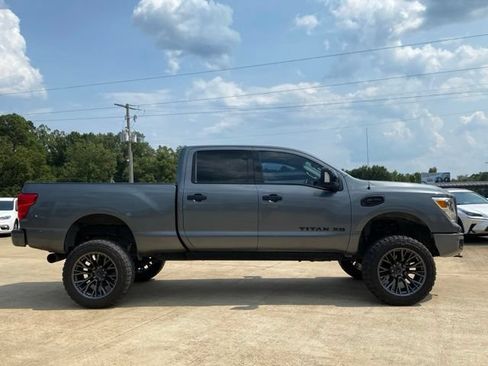 Used 2016 Nissan Titan SL AWD/4WD image 3