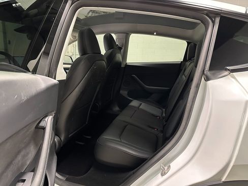Used 2023 Tesla Model Y Long Range AWD/4WD image 21