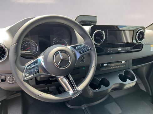 New 2025 Mercedes-Benz Sprinter 2500 image 8