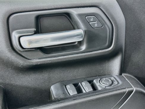 Used 2019 Chevrolet Silverado 1500 Custom w/ Custom Value Package AWD/4WD image 15