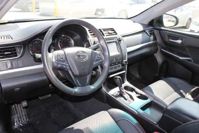 Used 2015 Toyota Camry SE FWD image 11