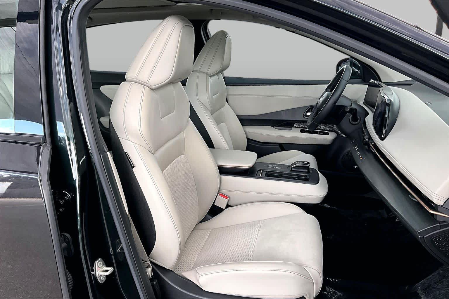 Certified 2023 Nissan Ariya FWD image 8