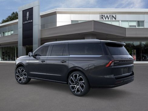 New 2026 Lincoln Navigator L Reserve AWD/4WD image 4