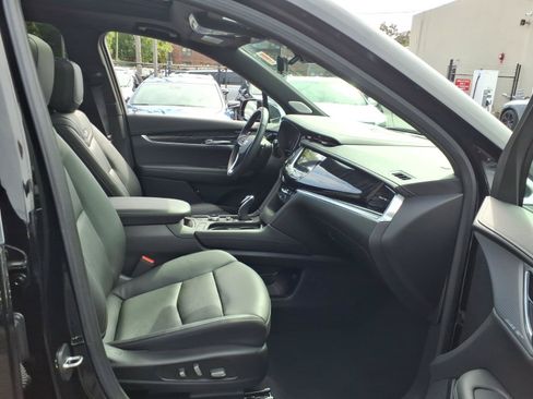 Certified 2024 Cadillac XT6 Premium Luxury w/ LPO, Floor Liner Package AWD/4WD image 36