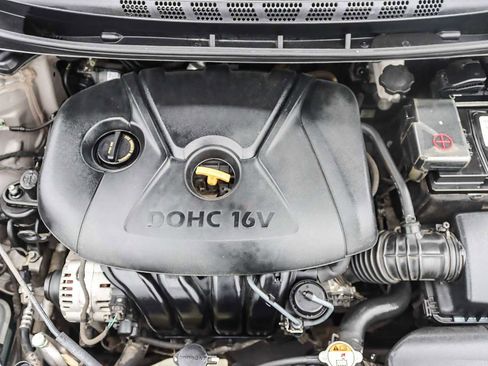 Used 2013 Hyundai Elantra GLS w/ Preferred Pkg image 24