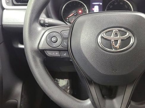 Used 2022 Toyota RAV4 XLE AWD/4WD image 23