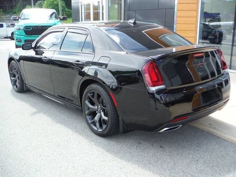 Certified 2022 Chrysler 300 S w/ Comfort Group RWD image 17