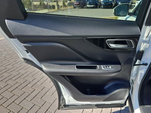 Used 2020 Jaguar F-PACE Premium image 14