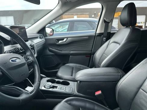 Used 2022 Ford Escape Titanium w/ Class II Trailer Tow Package AWD/4WD image 7