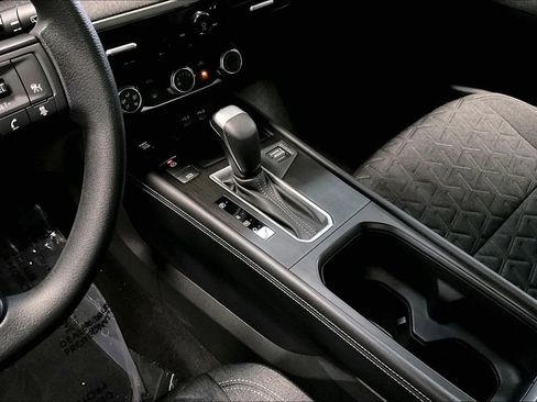 Certified 2025 Nissan Kicks SV image 17