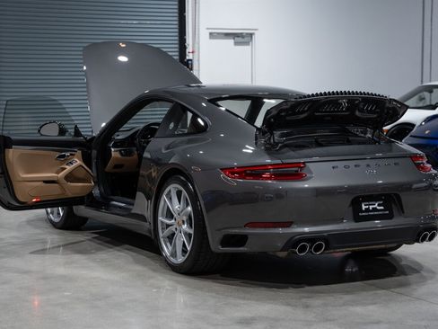 Used 2018 Porsche 911 Carrera RWD image 34
