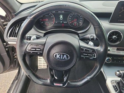 Used 2018 Kia Stinger GT1 image 22