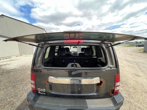 Used 2011 Jeep Liberty Limited w/ Tire & Wheel Group AWD/4WD image 28