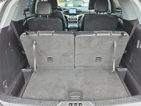 Used 2021 Ford Explorer XLT w/ Equipment Group 202A AWD/4WD image 6